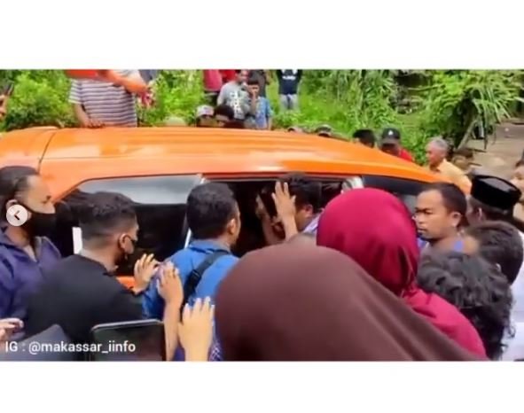 jadi dalang di balik pembunuhan suaminya sendiri wanita ini pura pura tangisi mendia