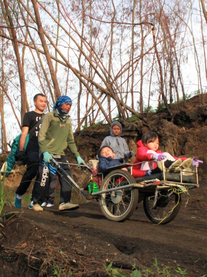 taksi manusia gunung ijen