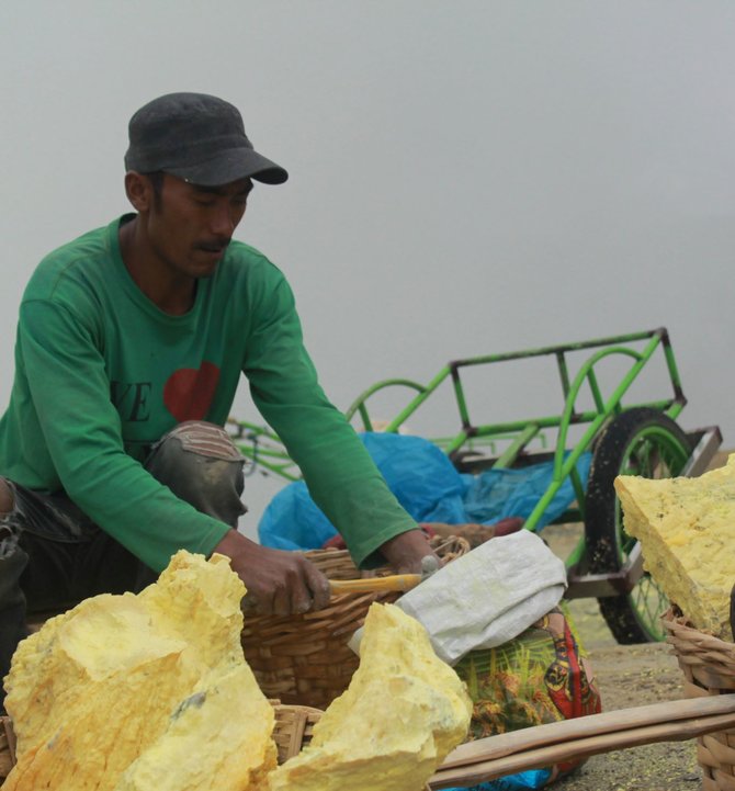 taksi manusia gunung ijen