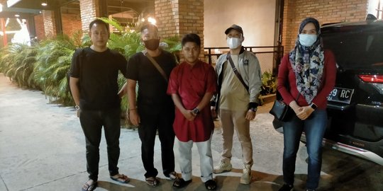 Pasutri Ini Tega Siksa Anak Angkat Berusia 6 Bulan Gara-Gara Rewel