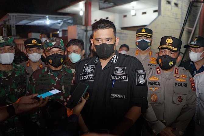 tim gabungan patroli dan ppkm mikro kota medan menyegel 20 lokasi usaha yang melanggar