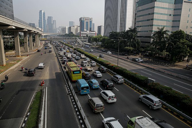 kemacetan tol dalam kota akibat penyekatan ppkm