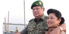 SBY Melukis Sepanjang Hari Buat Kado Ultah Alm Bu Ani, Ini Potretnya Keren Banget