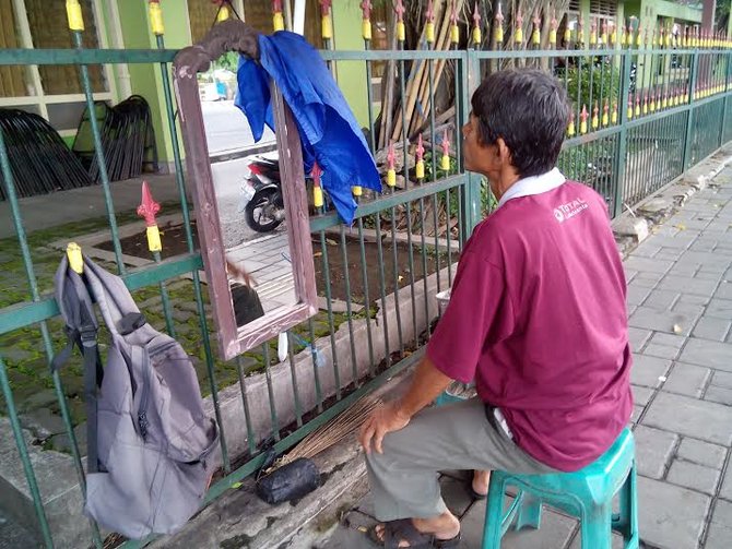 aminudin tukang cukur legendaris