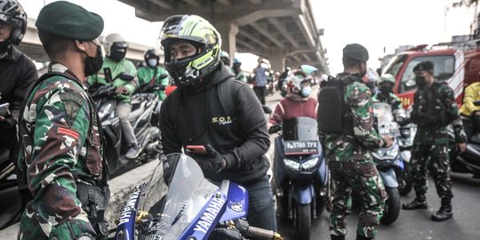 Polisi Bekasi: Di Rumah Saja, Kena Sekat Repot Sendiri