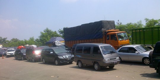 Akibat PPKM, Biaya Operasional Supir Truk Bengkak Hingga 30 Persen