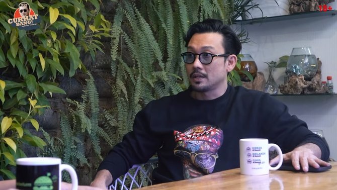 denny sumargo lebih pilih istri