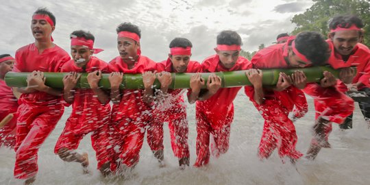 Sensasi Menggila Bermain Bambu Gila Bernuansa Mistis Asli Maluku