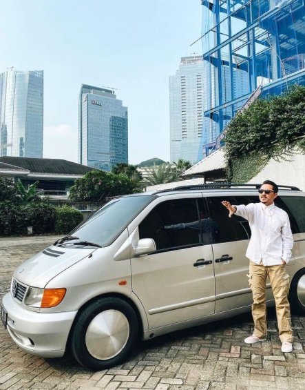 omesh ubah mobil jadi ambulan