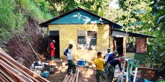 TNI AL Bedah Rumah Anak Juru Parkir Peraih Adhi Makayasa 2021