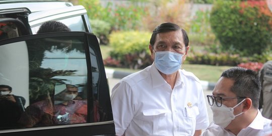 Menko Luhut Minta Bareskrim dan Kejaksaan Tindak Tegas Pelaku yang Naikkan Harga Obat