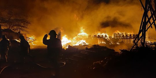 Gudang Kosong Milik Pemprov DKI di Jakarta Timur Terbakar