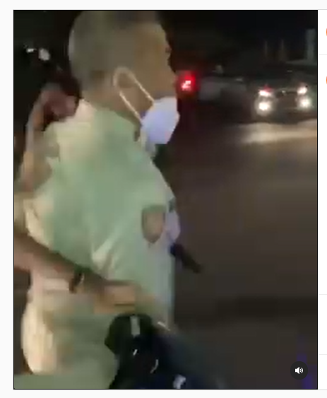 anak muda songong kejar dan pukuli anggota polisi