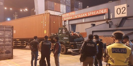 Sopir Truk Tewas Tertimpa Kontainer di Pelabuhan Tanjung Priok