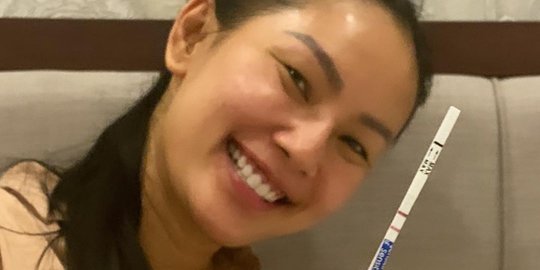 Alhamdulillah Kalina Hamil, Vicky 'Sang Gladiator' Jadi Calon Bapak - Vimarsana News