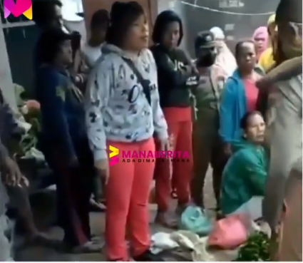 wanita penjual sayur ngamuk amp lawan satpol pp