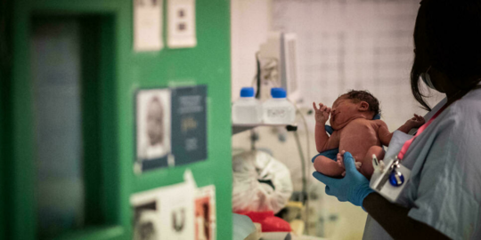 Ingin Selamatkan Bumi, Orang-Orang Prancis Putuskan Tak Punya Anak