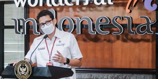 Viral Video Vaksinasi di Pantai Gunung Kidul, Ini Kata Sandiaga Uno