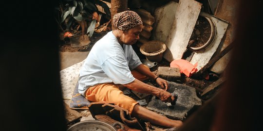 Mengintip Pembuatan Emping Melinjo, Si Pahit Renyah Banyak Penggemar