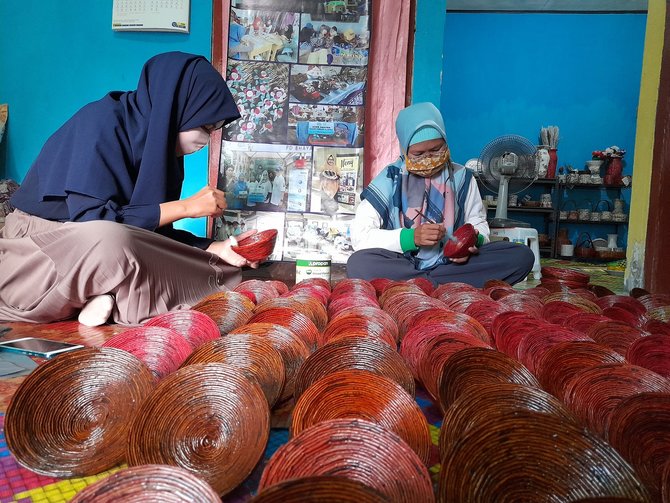 kerajinan daur ulang sampah di palembang