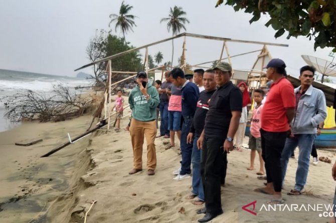 abrasi di pesisir selatan