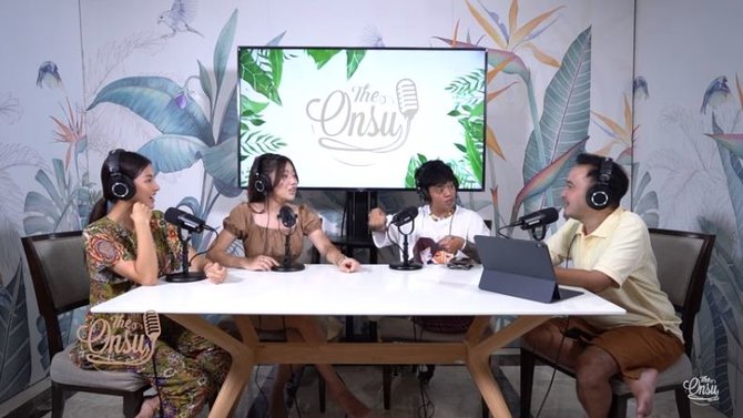 potret studio podcast 4 publik figur punya deddy corbuzier ditaksir senilai rp400 j