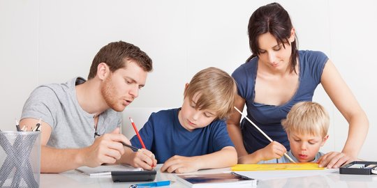 7 Cara Mendidik Anak Supaya Pintar dan Kreatif, Orang Tua Harus Paham
