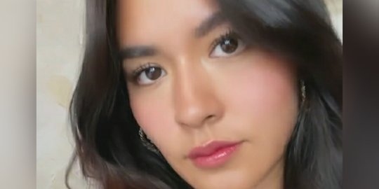 Begini Momen Raisa Merias Wajah, Sederhana Tapi Hasilnya Cantik Banget