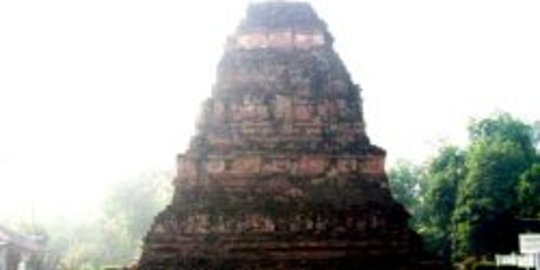 Candi Gununggangsir, Penghormatan buat Janda yang Bangun Masyarakat Agraris Pasuruan