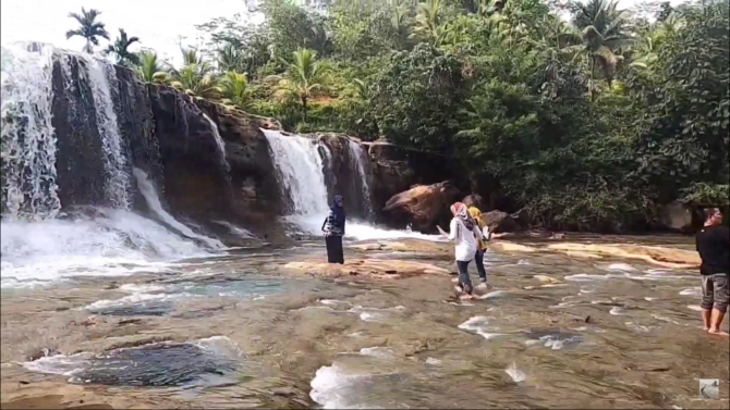 pesona curug dengdeng tasikmalaya selatan