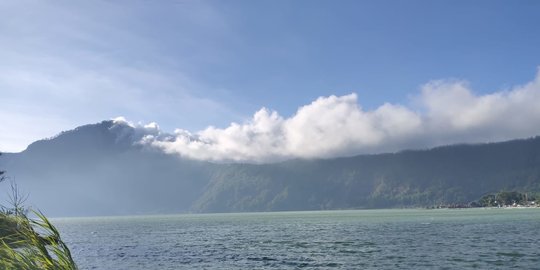 Semburan Belerang Sebabkan Danau Batur Bangli Berubah Hijau