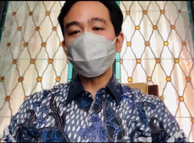 gibran nyatakan positif corona