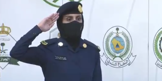 Tentara Perempuan Arab Saudi Pertama Kali Pimpin Pengarahan Pengamanan Haji