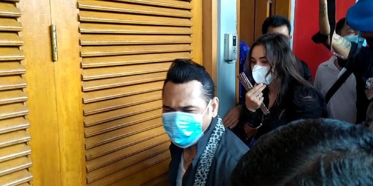 Berseteru dengan Jerinx SID, Adam Deni Tegaskan Tak Akan Cabut Laporan Polisi