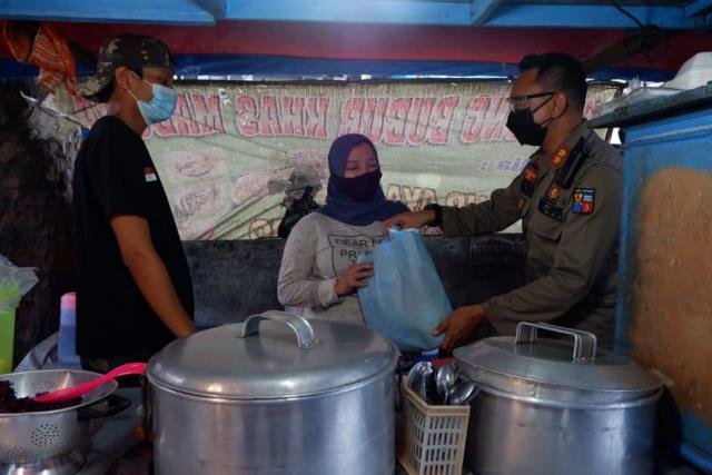 aksi satpol pp kota bogor dalam razia ppkm darurat ini malah tuai pujian