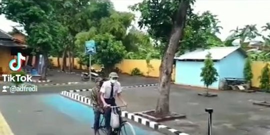 Kisah Perjuangan Siswa Tak Punya Akses Internet, Rela ke Sekolah dengan Sepeda Butut