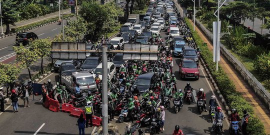 Imbas Penyekatan, Jalan Pemuda Macet Parah