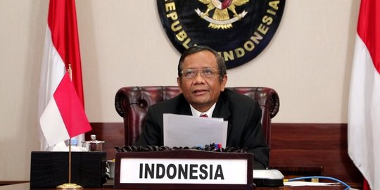 PKS Sebut Menteri Jokowi Tak Sensitif & Peka, Risma dan Mahfud MD Contohnya