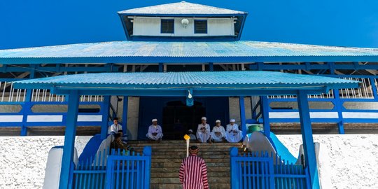 Menilik Ritual Shalat Jumat di Masjid Keraton Buton, Muazinnya Ada 4