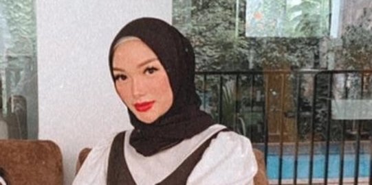 Potret Terbaru Zaskia Gotik Tampil Berhijab, Banjir Pujian dan Bikin Pangling