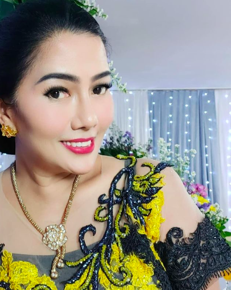 4 potret memesona youna irmariyanti pemain suara hati istri