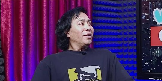 Di Balik Kelucuannya, Ini Momen Langka saat Komedian Komeng Menangis