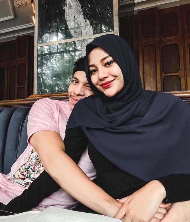 para artis ini berhasil sembuh dari covid 19 terbaru indy barends
