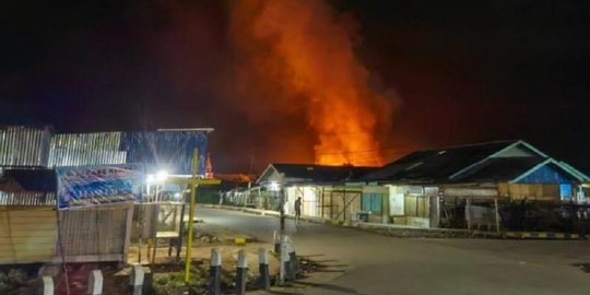 Rumah dan Kios Dibakar Usai Paskhas Diserang OTK di Dogiyai Papua, 1 Warga Meninggal