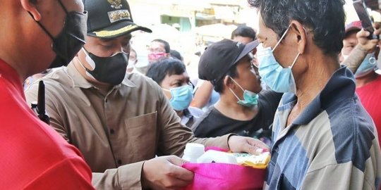 Bagi Sembako ke Warga, Begini Penyaluran Bansos PPKM Darurat di Sumut