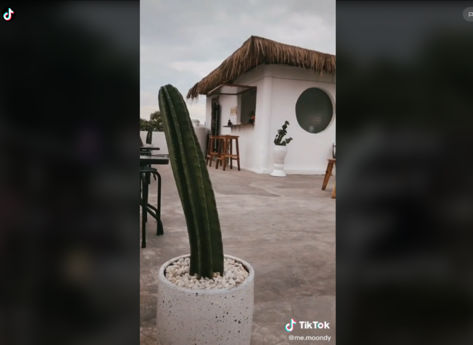 potret rooftop kotor jadi kafe estetik