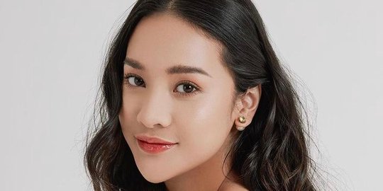 Potret Lawas Ibunda Anya Geraldine, Cantik Banget Disebut Mirip Luna Maya