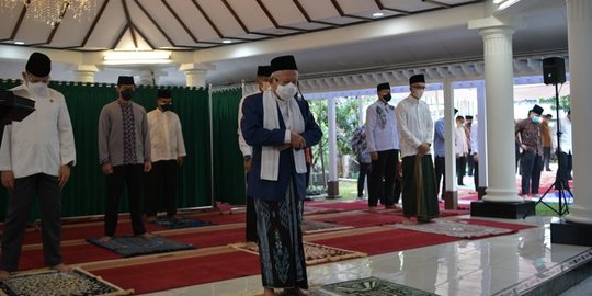 Salat Iduladha di Rumah Dinas, Wapres Ma'ruf Ingatkan Masyarakat Hindari Kerumunan