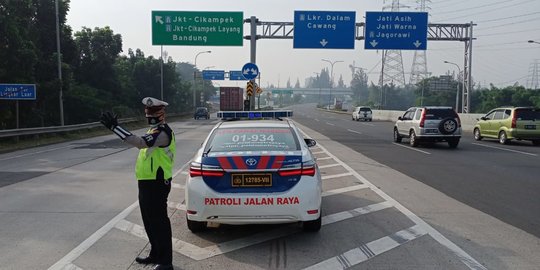 Iduladha, Lalu Lintas di Pos Penyekatan Tol Arah Jakarta Lancar