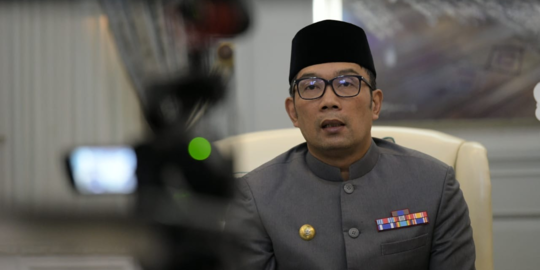 Ridwan Kamil Rayakan Idul Adha dengan Bagikan Bantuan untuk Masyarakat - Vimarsana News